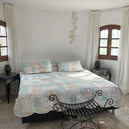 Torre Macastre, Valencia Bed & Breakfast