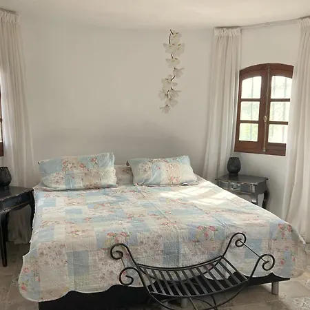 Torre Macastre, Valencia Bed & Breakfast *